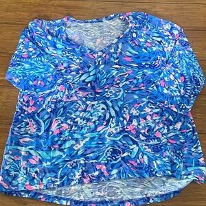 Lilly Pulitzer cotton 1/2 sleeve cotton t- shirt size L. Like new condition